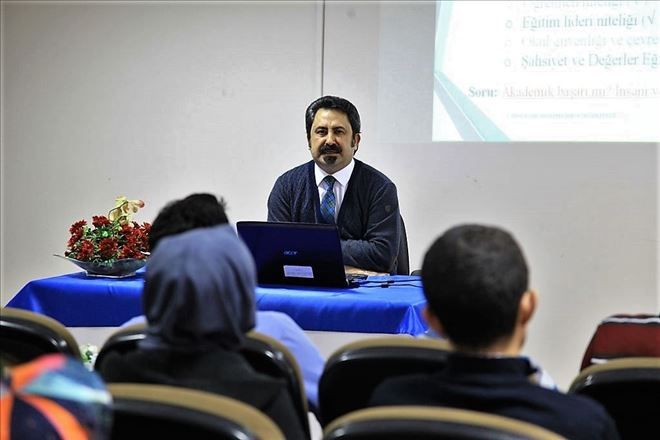 ASÜ´deTeknolojik Sekülerleşme ve Değerlerimiz Söyleşisi Yapıldı.