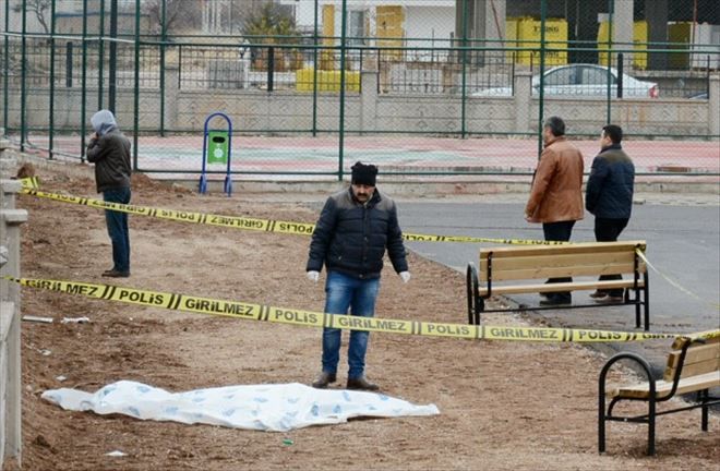 Aşkına Karşılı Vermeyen Sevgilisini Öldürdü