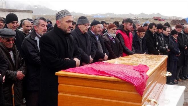 Okulda Öldürülen Liseli Kız Toprağa Verildi