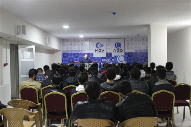 AGD Aksaray Şube Yönetimi İle Üniversiteli Öğrenciler kaynaşma toplantısında bir araya geldi