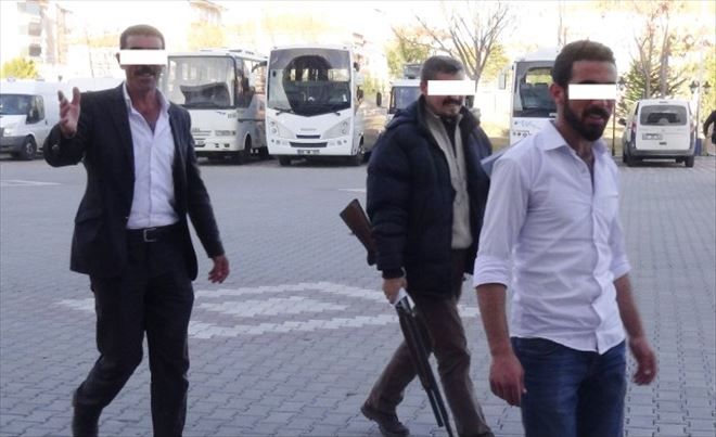 Kuzenlerin Kavgası Kanlı Bitti: 2 Yaralı