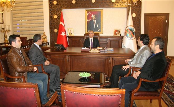 İlim Yayma Cemiyeti Aksaray Şubesi Vali Şeref Ataklı´yı ziyaret etti. 