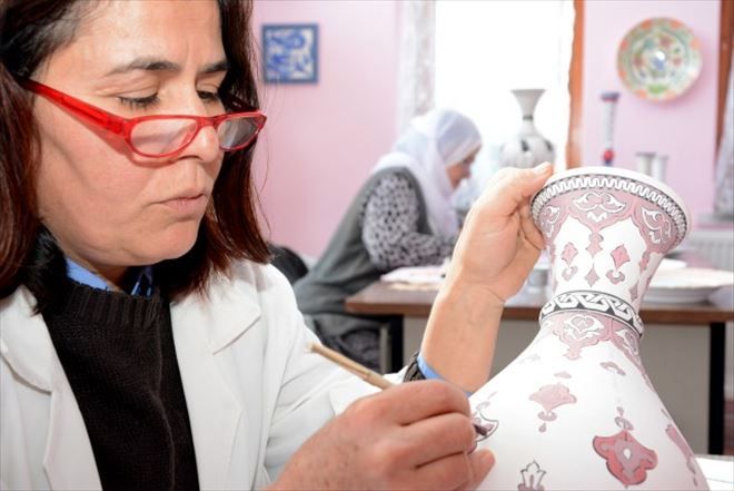 Hem Eğitim Alıyor, Hem De Para Kazanıyorlar