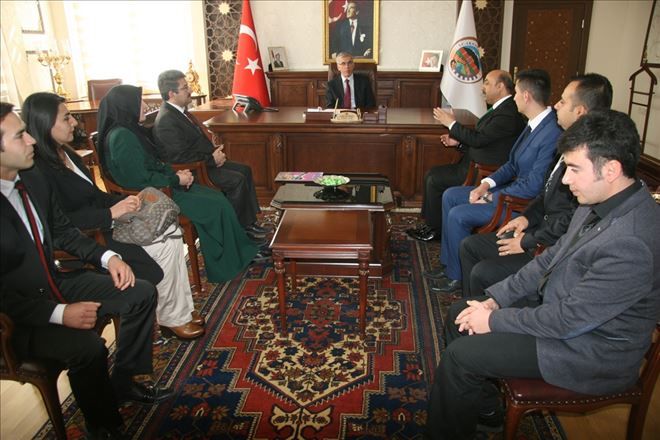 Aday Öğretmenler Vali Şeref Ataklı´yı ziyaret etti.