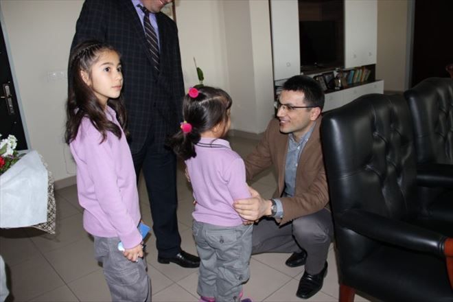 Eşmekaya İlkokulu Öğrencileri Eskil Kaymakamını Ziyaret Ettiler.