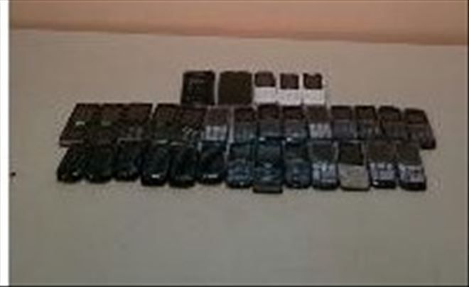 32 Adet Kaçak Telefon Ele Geçirildi