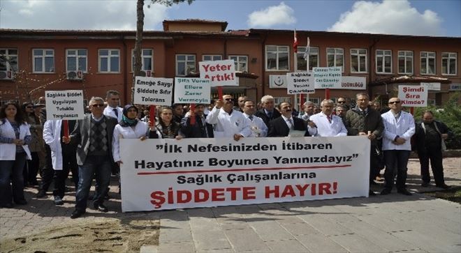 Sağlık Çalışanları Şiddete Karşı Sessiz Kalmadı