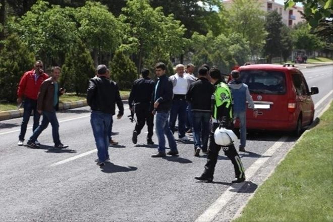 Dur ihtarına uymadılar, Polise ateş açtılar