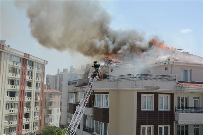Çatı Katı Alev Alev Yandı