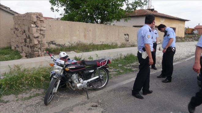Polisi Görünce Çalıntı Motoru Atıp Kaçtı