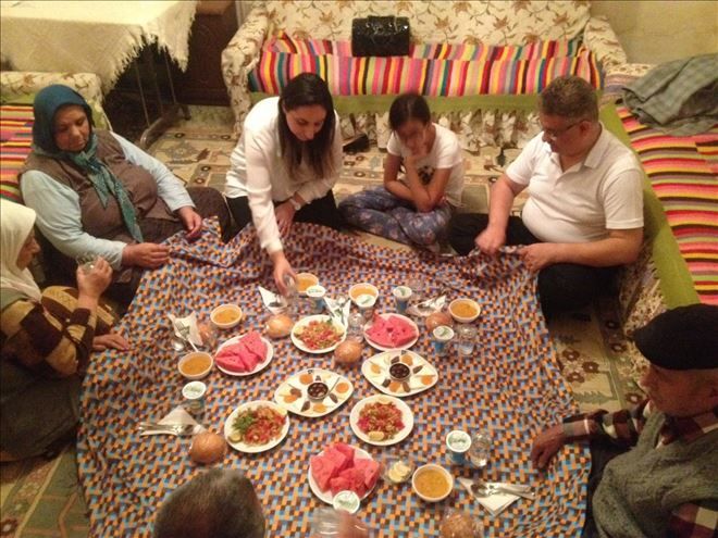 Vali Çimen ailesinin iftar konuğu oldu.