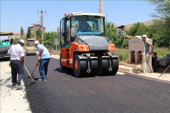 Alt Yapısı Tamamlanan Yollara Asfalt