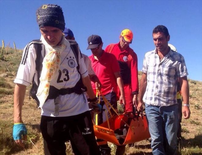 Dağda apandisiti patlayan çobana helikopterli kurtarma operasyonu 