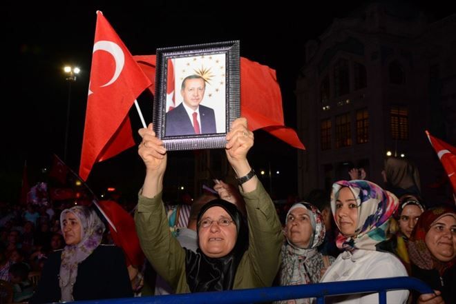AK Partili İnceöz, ?Geleceğimizi kimse ipotek altına alamaz´