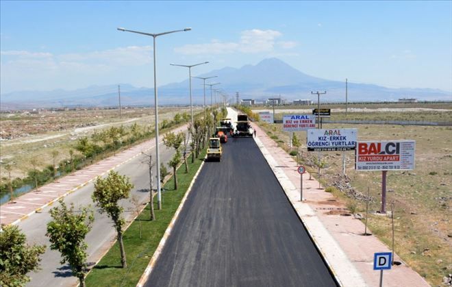 Üniversite Yoluna Karayolları Standartlarında Asfalt Atılıyor