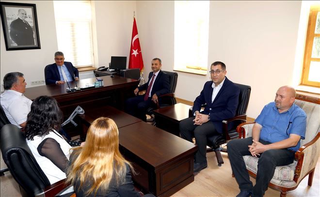 Beyaz Ay Derneği Aksaray Şube Başkanlığı Vali Aykut Pekmez´i ziyaret etti