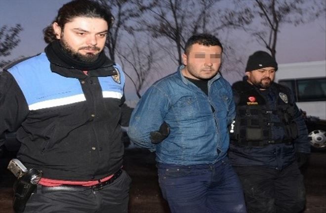  Uzman çavuş 180 kilo esrarla yakalandı