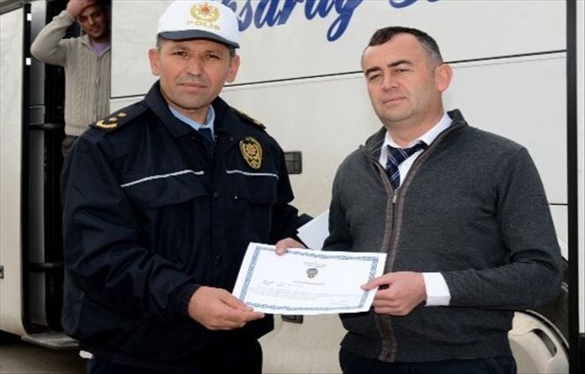 Yolcu otobüslerinde sivil trafik polisi uygulaması 