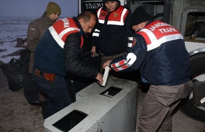 Otobüsün Yakıt deposundan kaçak sigara ele geçirildi