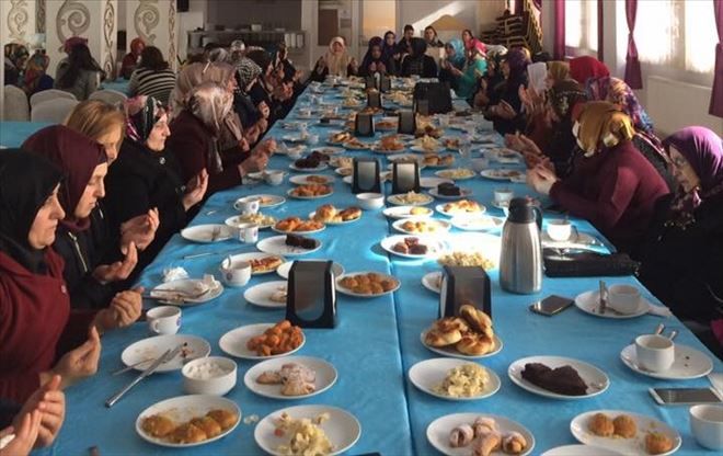 Ak Kadınlar Şehit Ailelerini Unutmadılar
