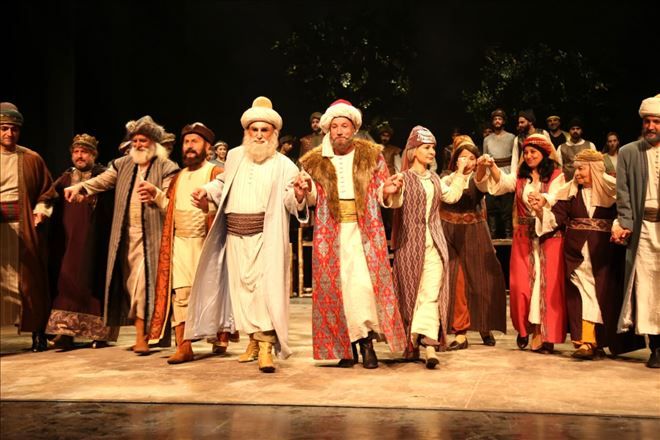 Osmancık Adlı Oyun Ayakta Alkışlandı