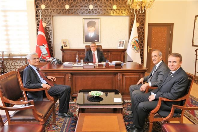 Maliye Okulları Mezunları Derneği´nden Vali Pekmez´e ziyaret