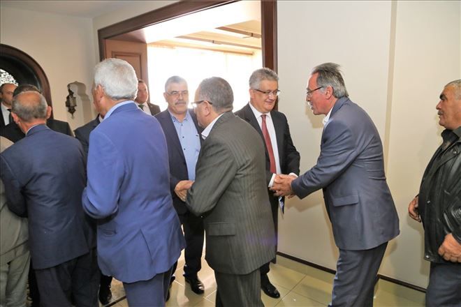 Vali Aykut Pekmez Muhtarlar ile yemekte bir araya geldi 