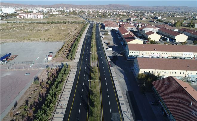 Kaldırımlar Yollar ve Alt Yapı Eş Zamanlı Yenileniyor