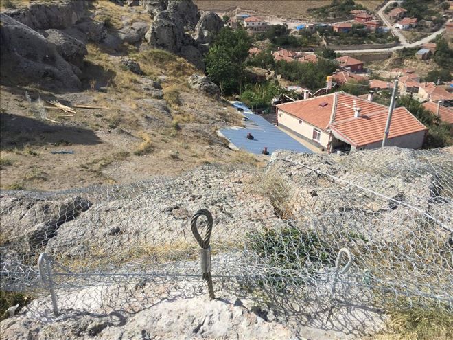 13 Evi Tehdit Eden Kayalara AFAD´tan Önlem 
