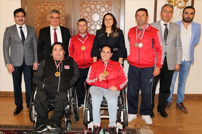 Atıcılık Şampiyonasından madalyalarla dönen sporculara altın ödülü