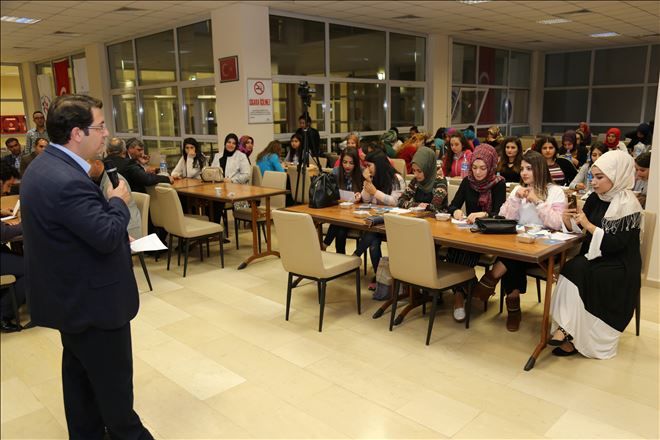 Üniversite Öğrencilerine Aşure İkramı Devam Ediyor