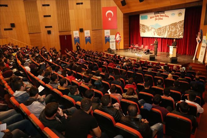 Aksaray´da şairlerden şiir ziyafeti 
