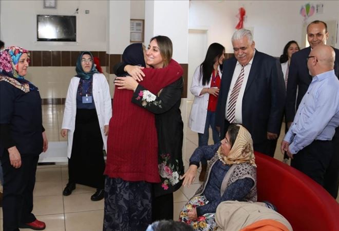 Vali eşinden bakım merkezlerine ziyaret