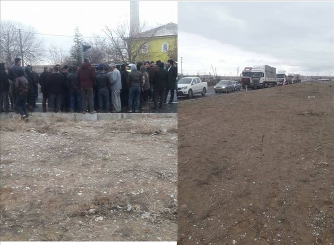 Köylüler Aksaray Konya Yolunu Trafiğe kapattı