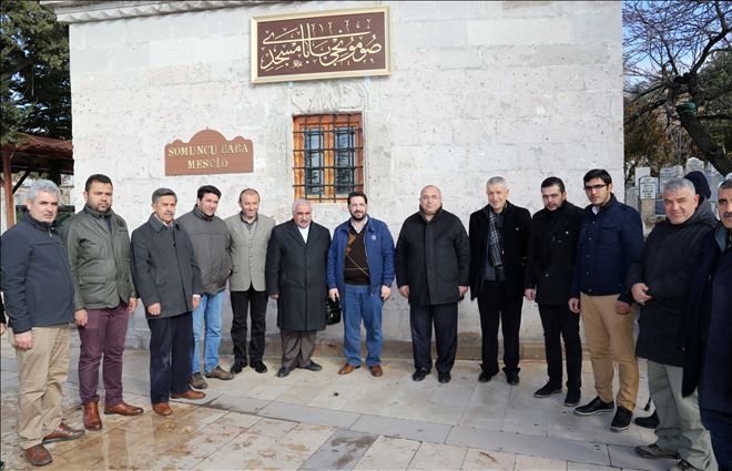 Aksaray´a Hizmet Edenler Somuncu Baba Türbesi Önünde Dualarla Anıldı