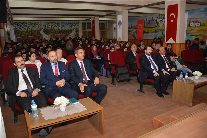 Saded´ten ?Yürüyeceksin, Millet Yürüyecek Arkandan? Konulu Konferans
