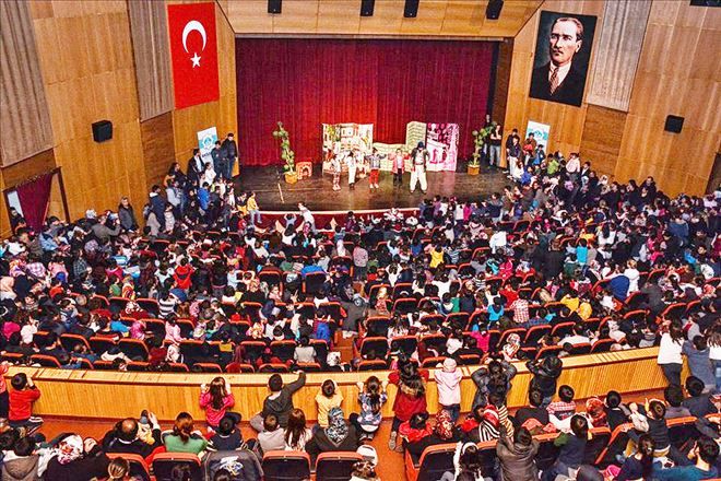 Hoca Nasreddin Adlı Çocuk Gösterisinde İzleyici Rekoru Kırıldı