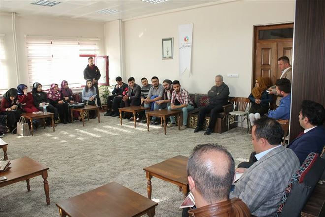 Ak Parti İl Başkanı Gençlerin Sistem Hakkındaki Sorularına Cevap Verdi