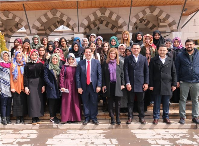Gençlere Referandum ve Yeni Hükümet Sistemi Anlatıldı