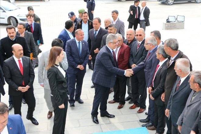 Vali Aykut Pekmez Sarıyahşi İlçesini ziyaret etti