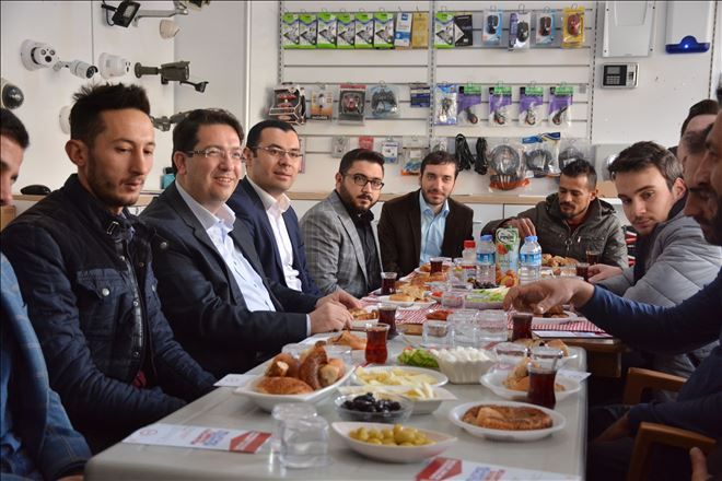 Başkan Yazgı Genç Esnaflarla Buluştu