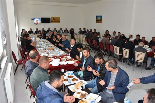 İl Başkanı Karatay ve Milletvekilleri Ticaret Borsasında Üreticilerle Buluştu