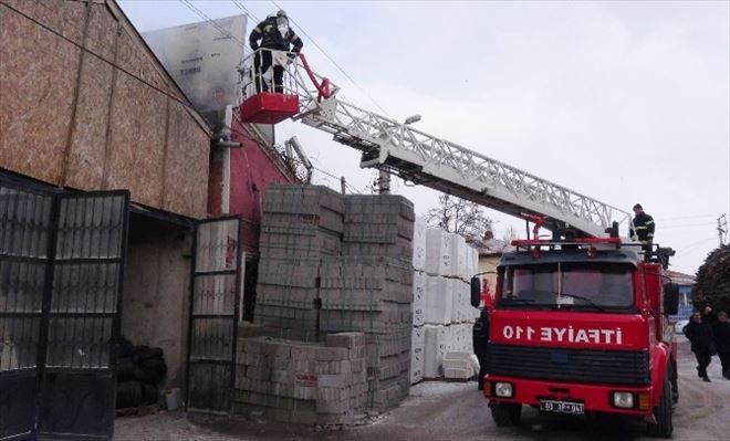 Demir Doğrama Atölyesinde Yangın Çıktı 