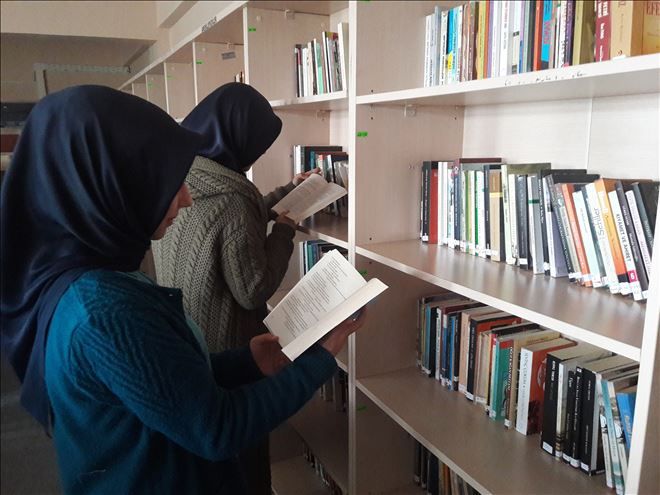 Bu Okulun Öğrencileri Kitap Okuyor