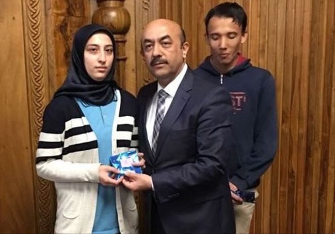 Kutlu Doğum Haftasında kompozisyon yarışmasında ödül aldı