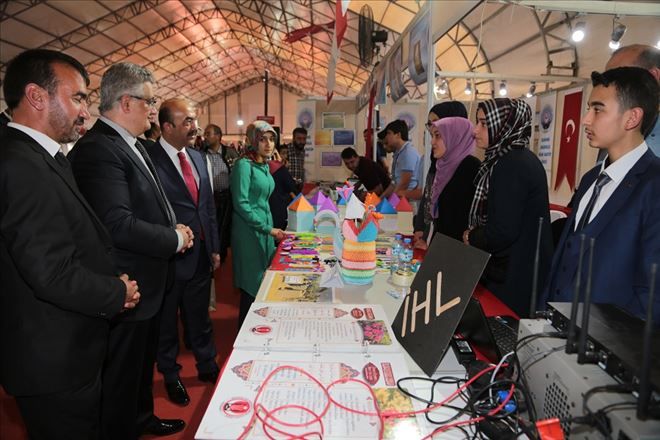 Vali Aykut Pekmez ÖNDER Aksaray İmam Hatipliler Derneği tarafından düzenlenen etkinlik çadırına katıldı.