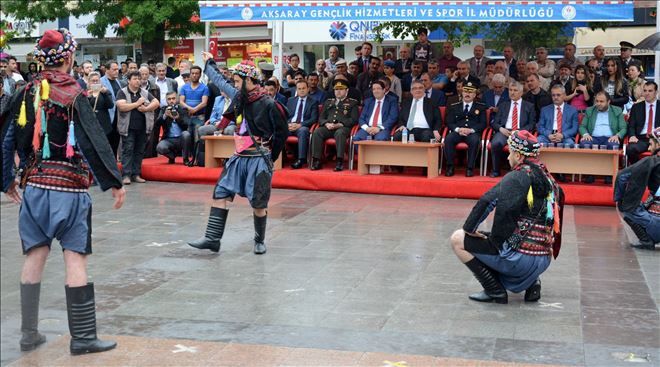 Aksaray´da yağmurlu 19 Mayıs coşkusu