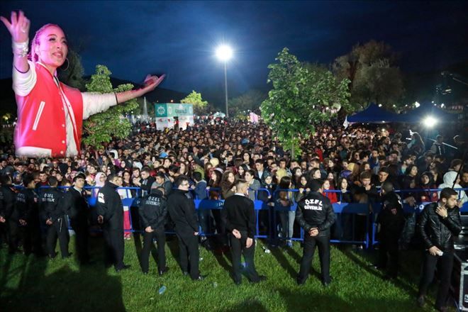 Aksaray´da Ziynet Sali Rüzgârı Esti