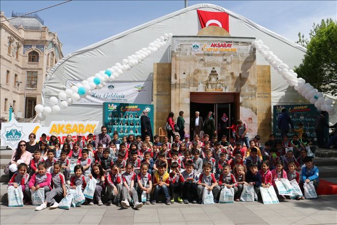 1.Kitap Günlerine Öğrencilerden Yoğun İlgi