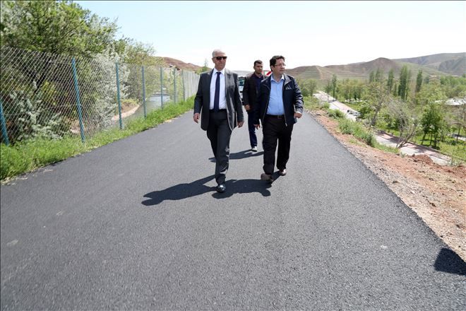 Bedir Muhtar Mahallesi yol yapım çalışmalarını Başkan denetledi